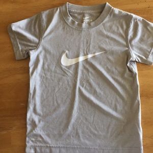 Boys nike tee